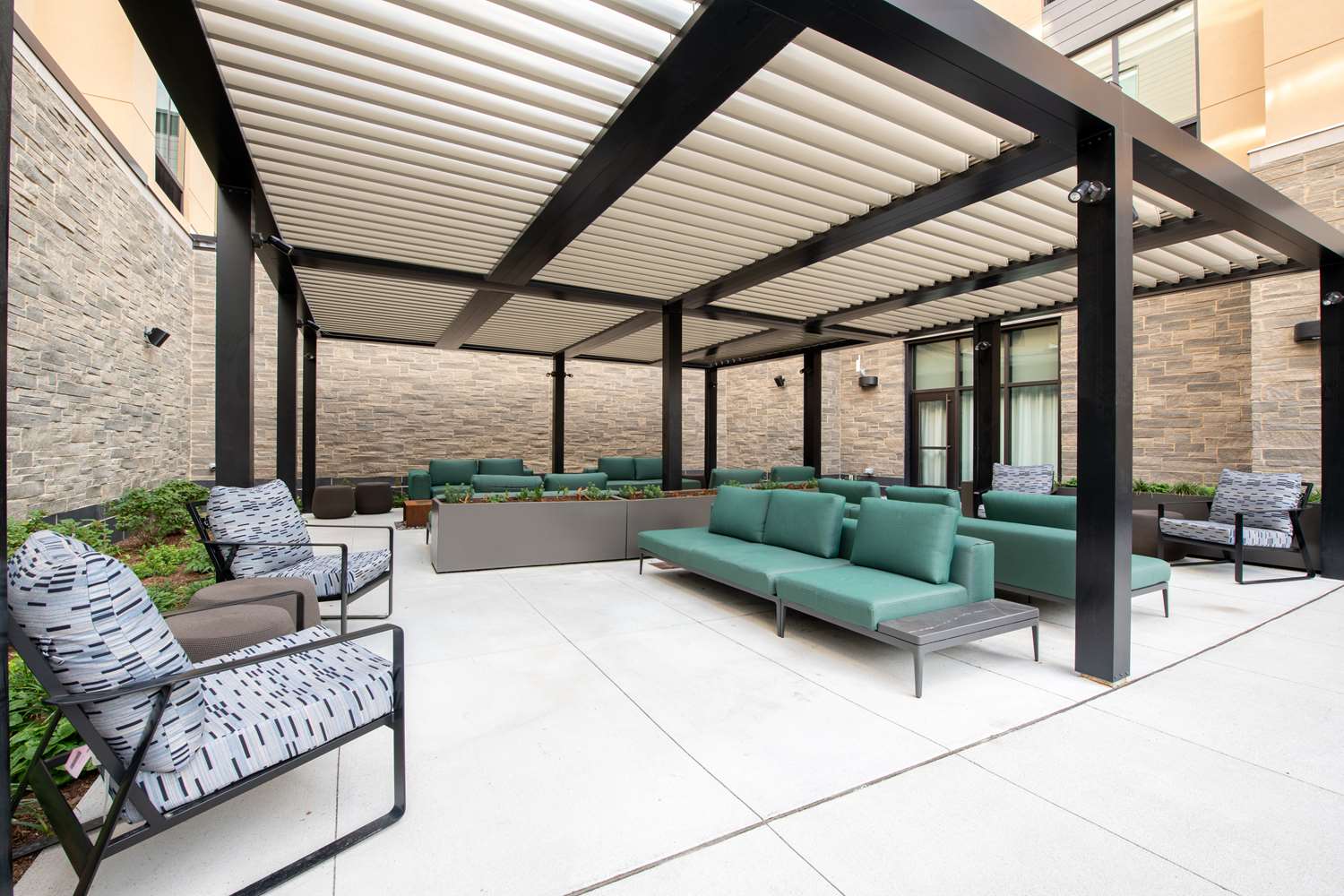 Фото Hilton Garden Inn Boston Canton