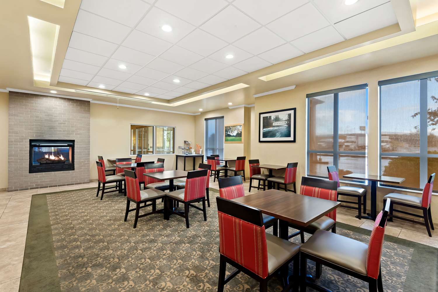 Фото Comfort Inn & Suites Creswell
