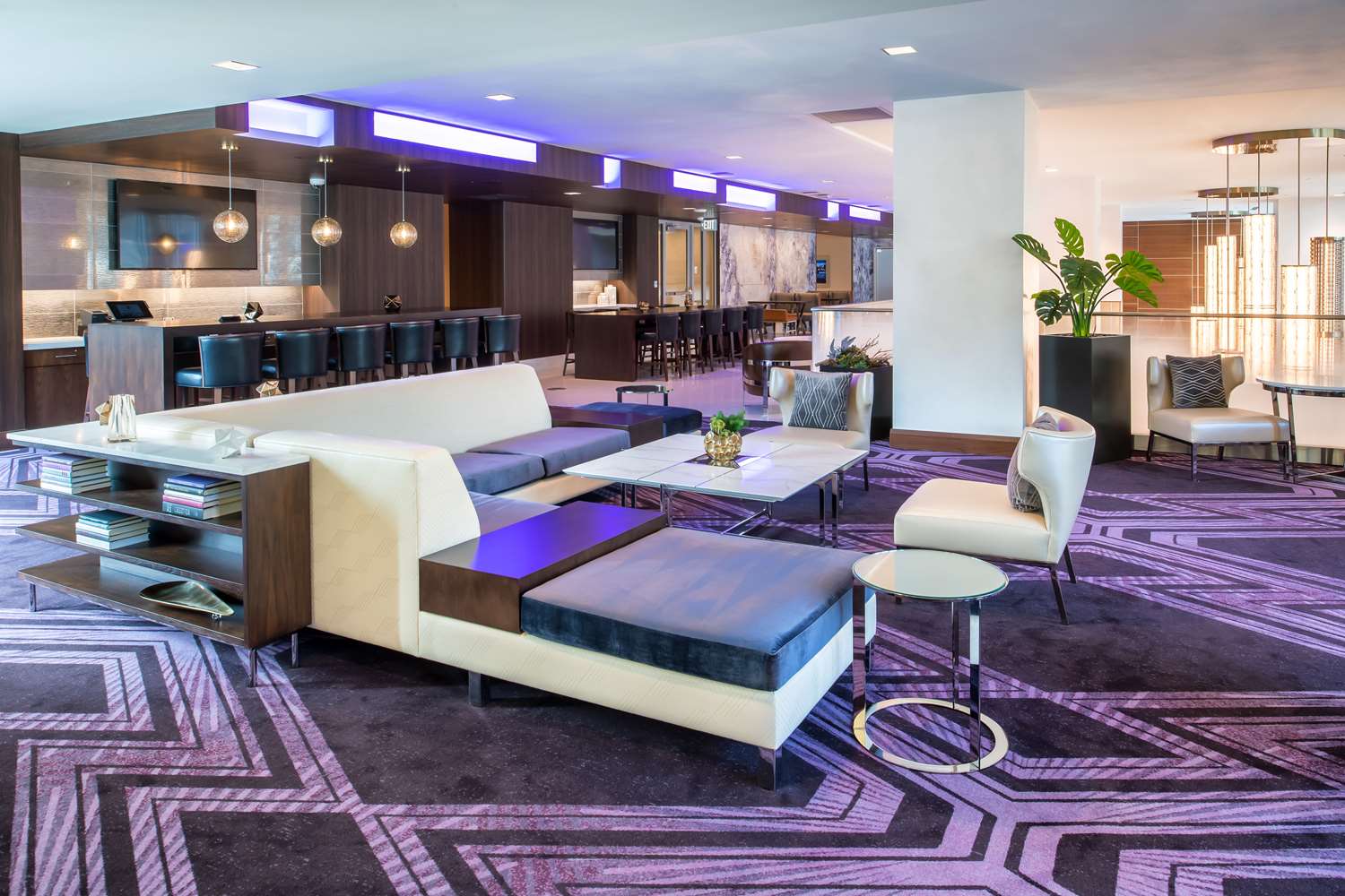 Фото Embassy Suites by Hilton Seattle Downtown Pioneer Square