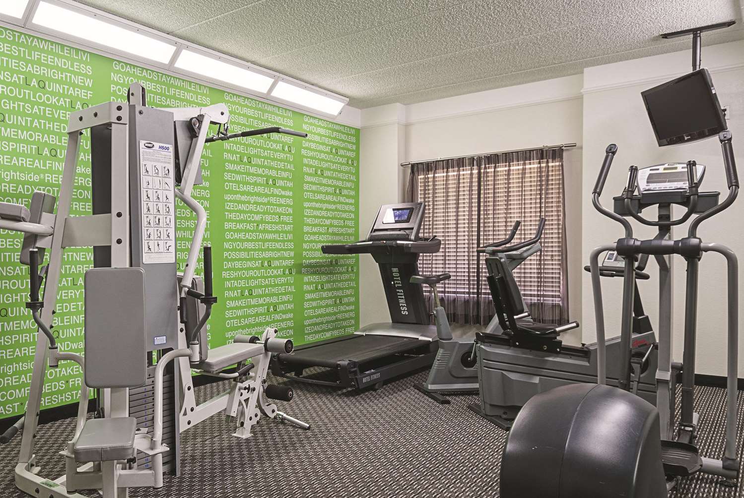 Фото La Quinta Inn & Suites by Wyndham Ontario Airport