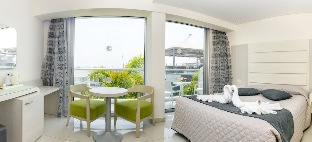 Фото Tasia Maris Oasis