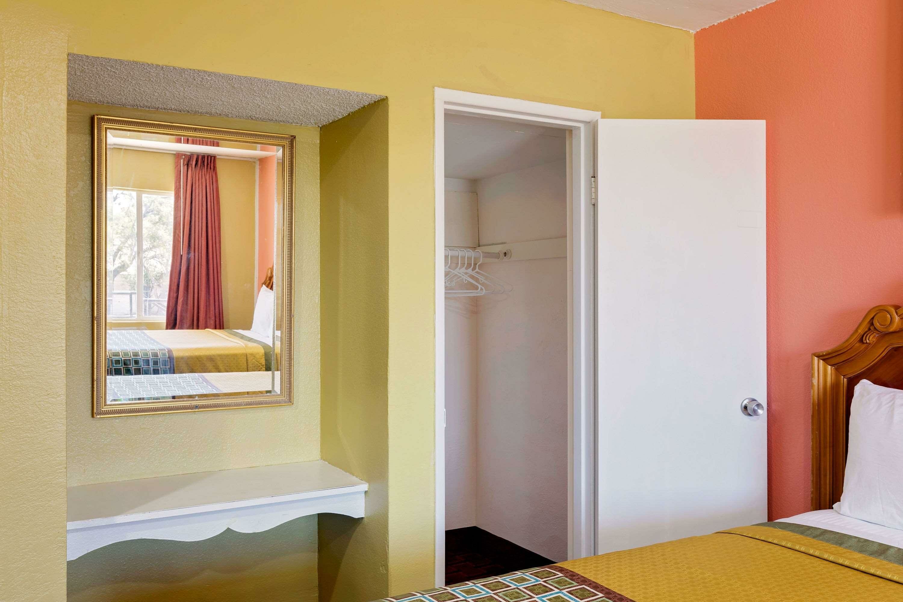 Фото Knights Inn Big Spring