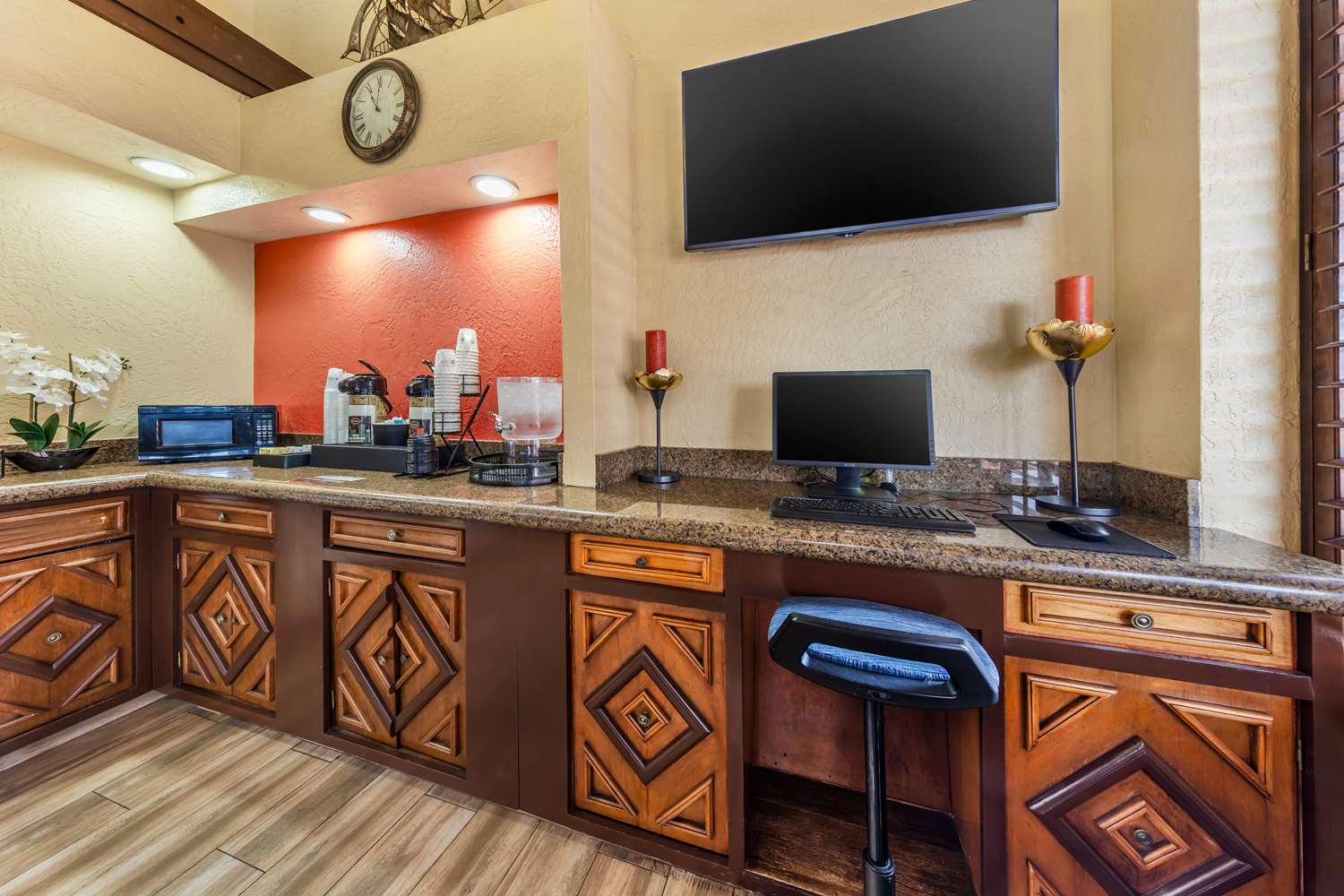 Фото Best Western Americana Inn