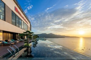 отель Hilton Garden Inn Da Nang