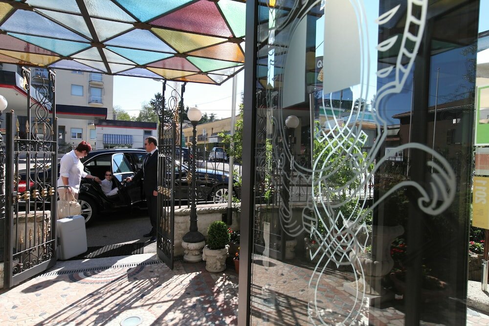 Фото Hotel Ungheria Varese 1946