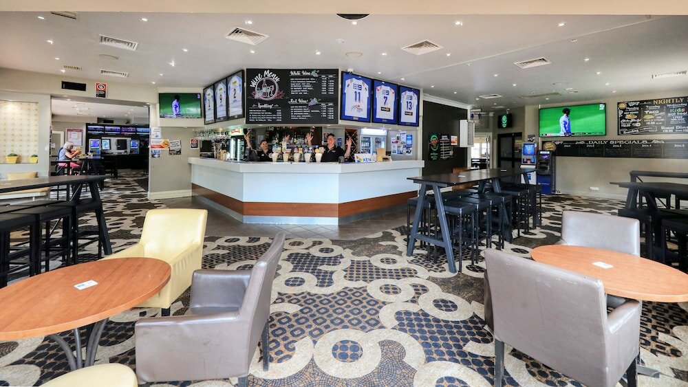 Фото Coachman Hotel Motel