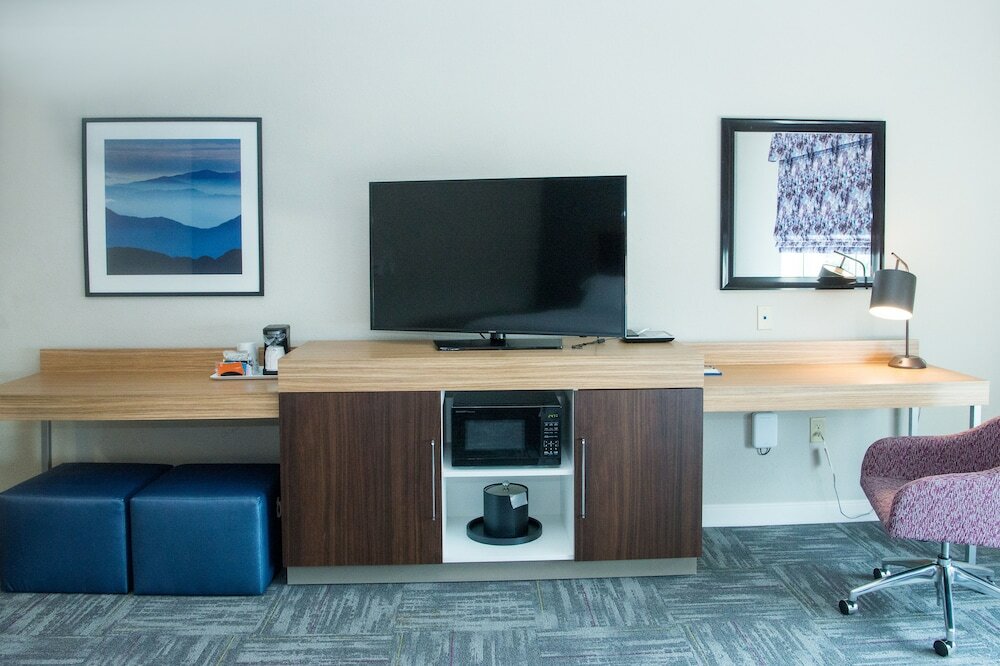 Фото Hampton Inn & Suites by Hilton Warrington Horsham