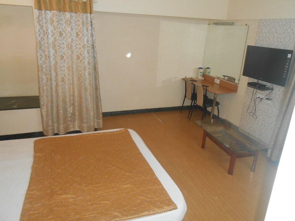 Фото Отель Pooja International