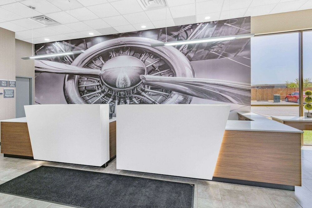 Фото Wingate by Wyndham Wichita Airport