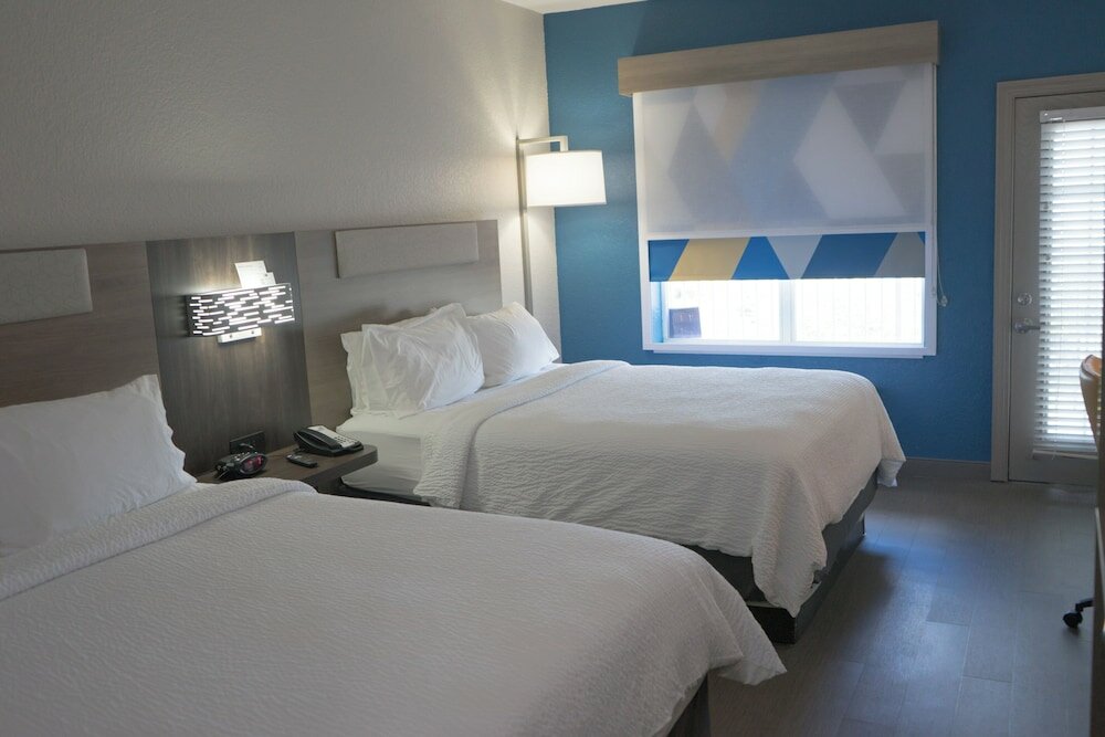 Фото Holiday Inn Express Hotel & Suites Lakeland North - I-4, an Ihg Hotel