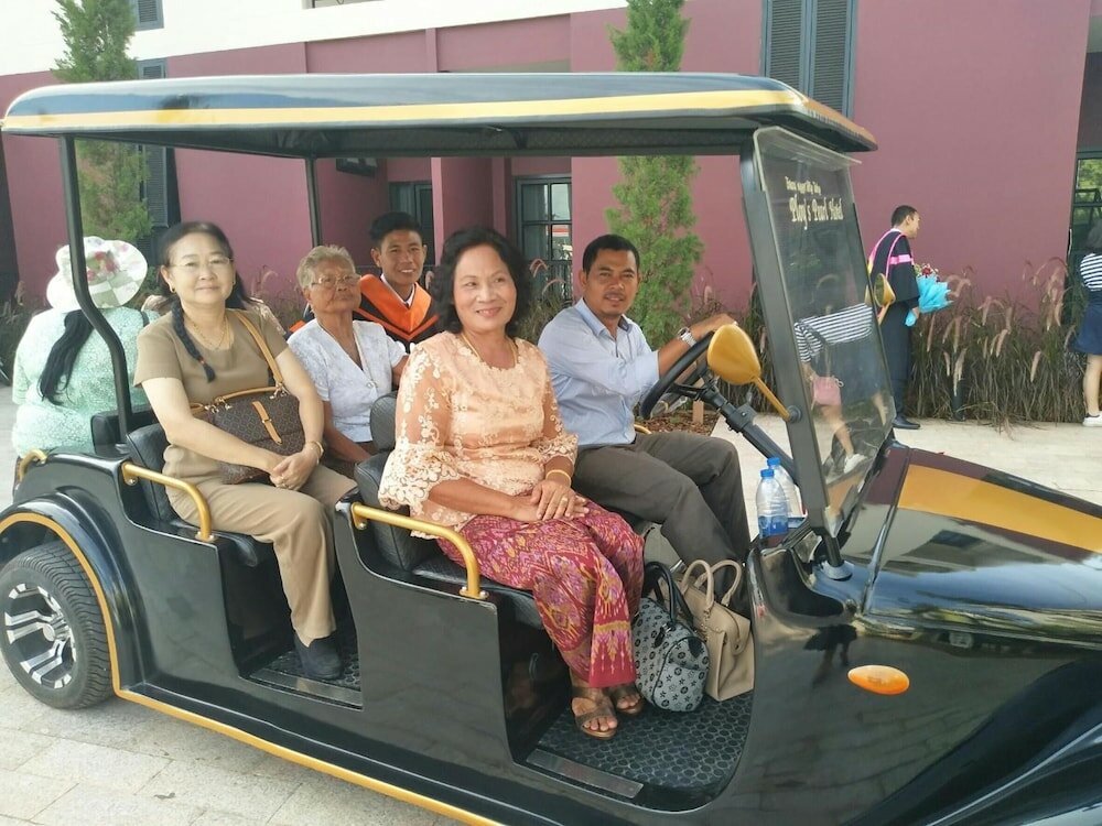 Фото Ploy's Pearl Hotel