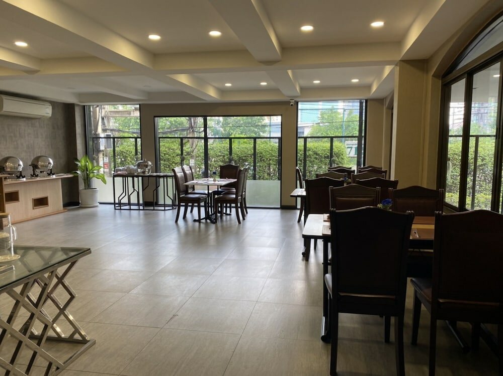 Фото Almas Hotel Bangkok