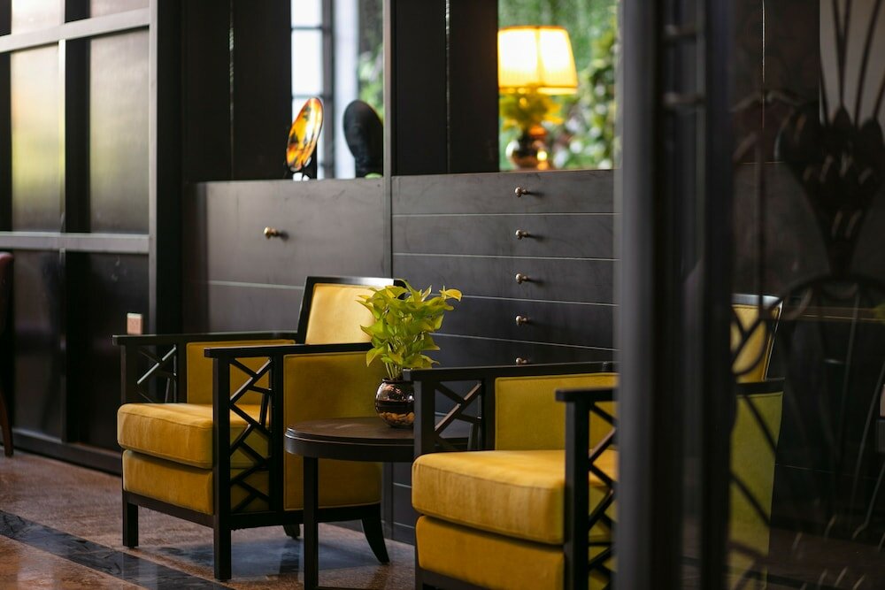 Фото Azalea Parkview Hotel