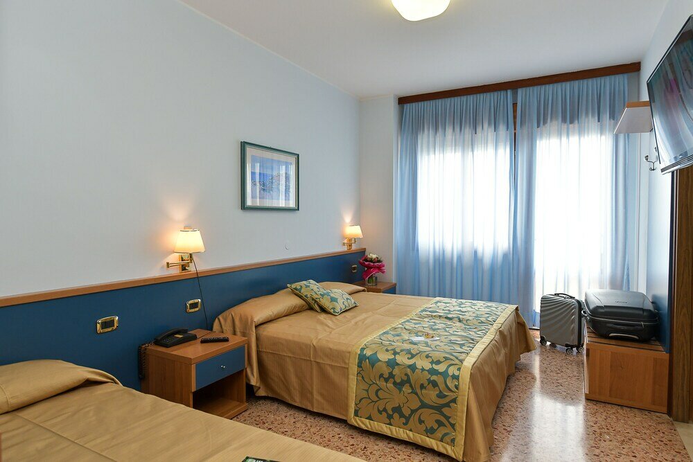 Фото Hotel Souvenir