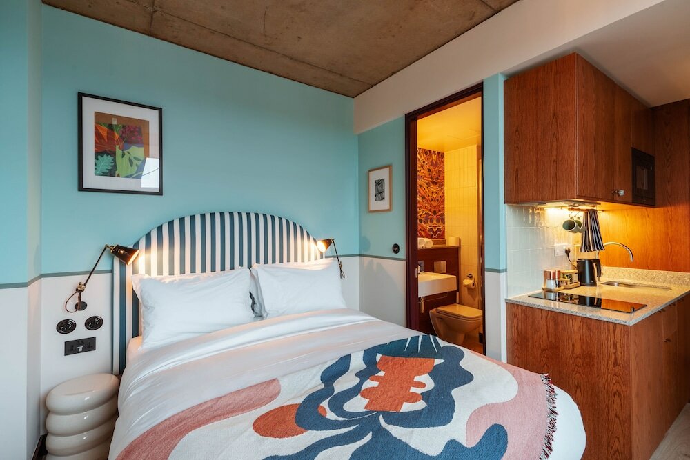 Фото Room2 Chiswick Hometel