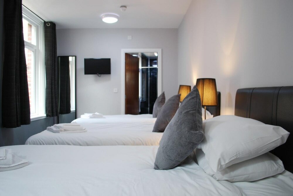 Фото The Liverpool Inn Hotel