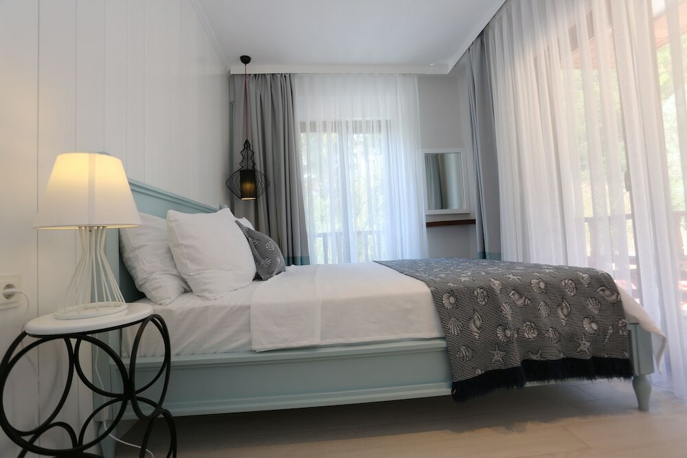 Фото Alp Suites Pinehill