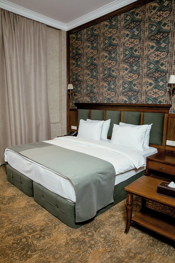 Фото Midway Baku Hotel