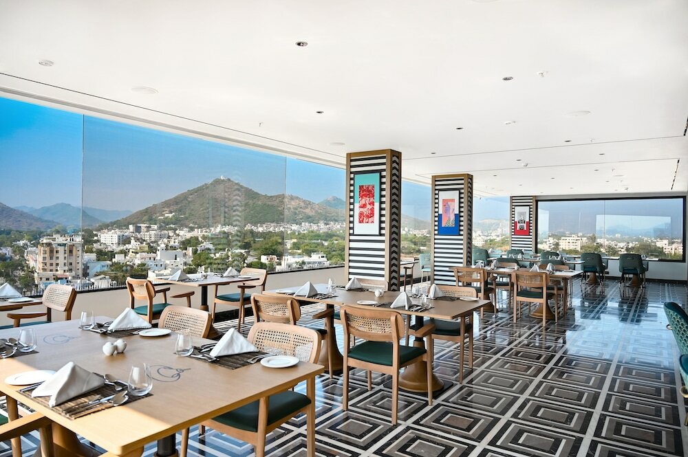 Фото Parallel Hotel