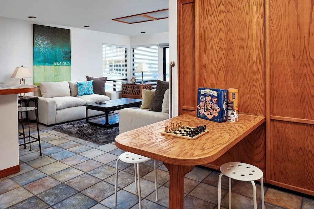 Фото Seaport Village Inn Avalon