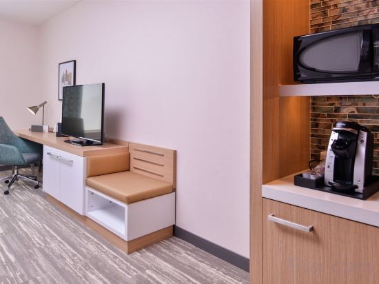 Фото Hilton Garden Inn Kansas City Airport