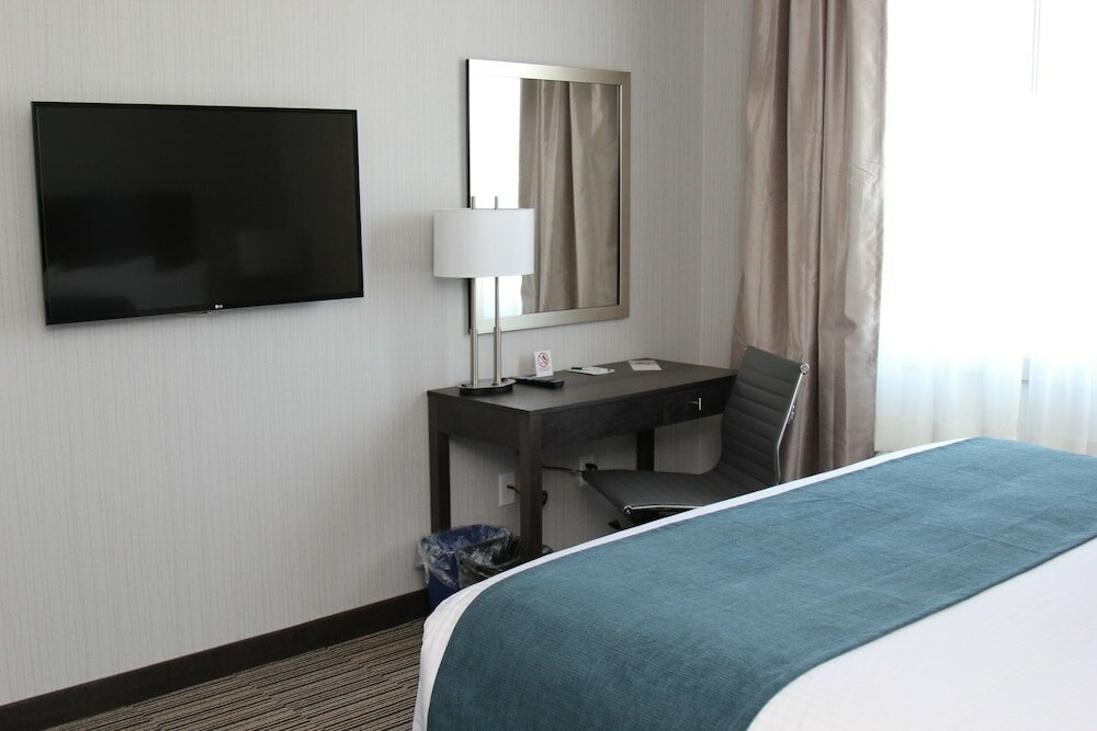 Фото Best Western Plus Airdrie Gateway