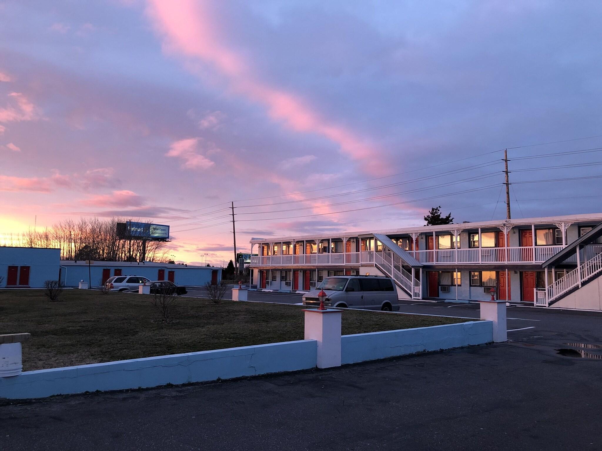 Фото New Sea Breeze Motel