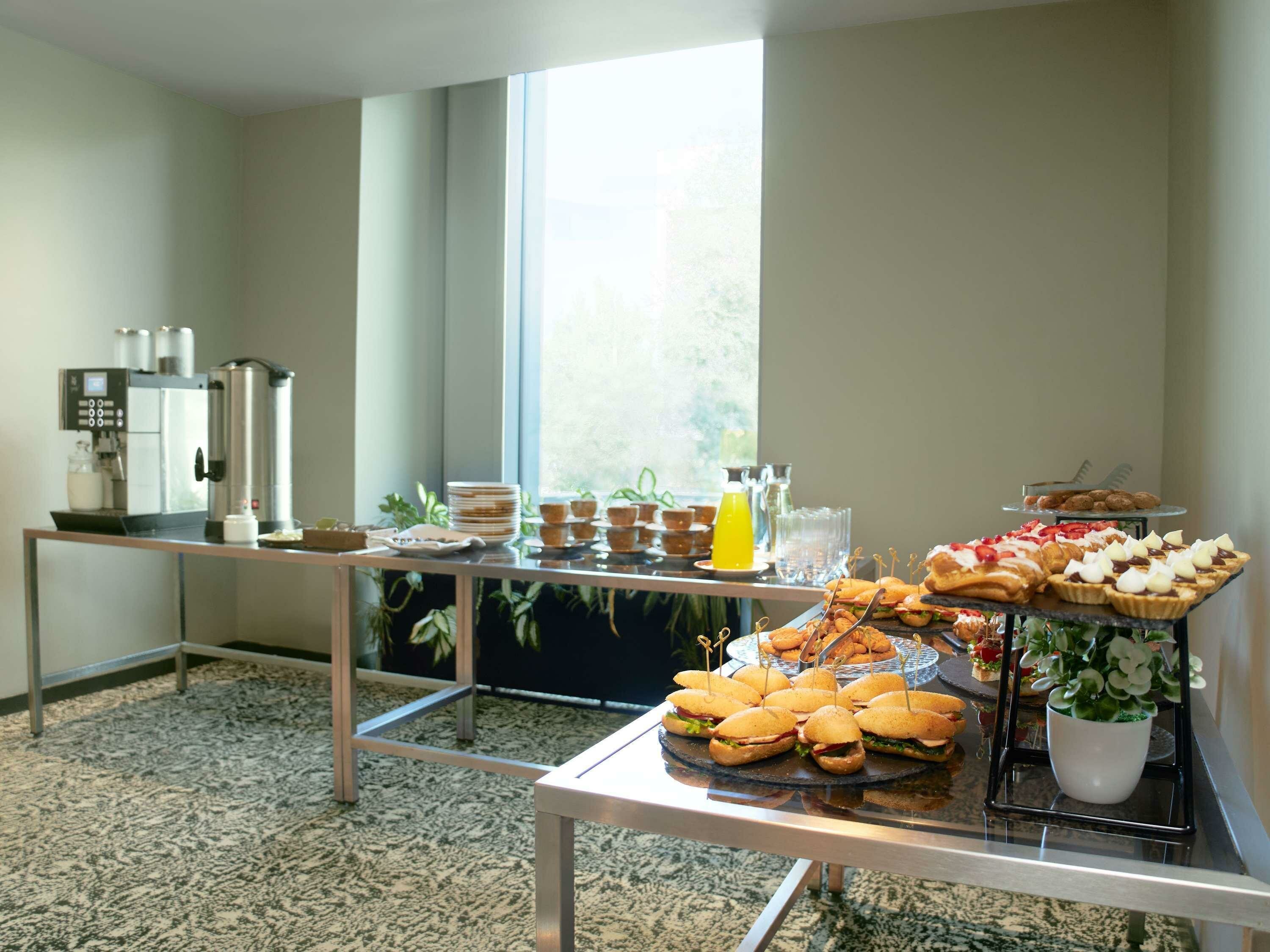 Фото Ibis Almaty Jetisu