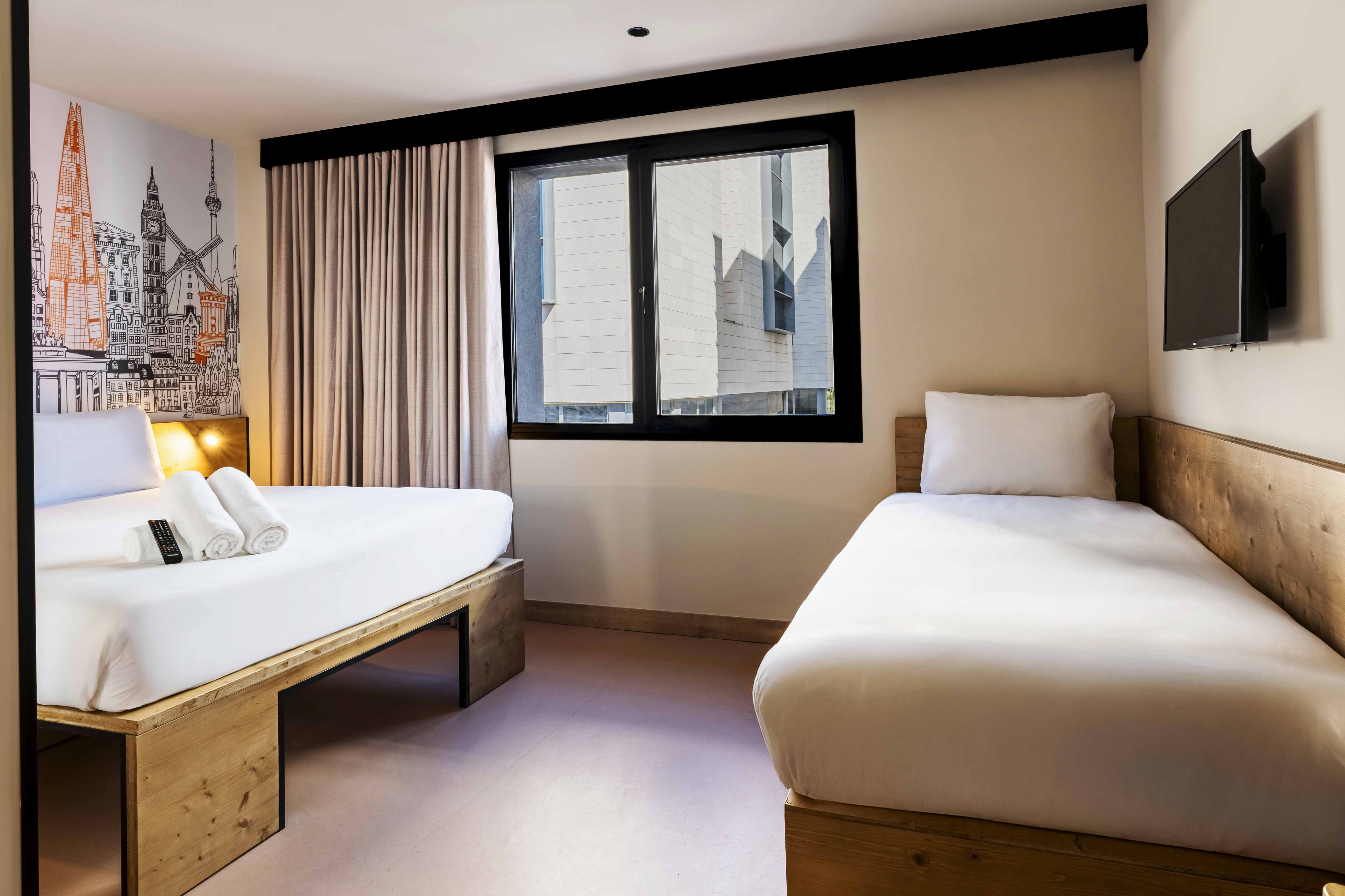 Фото EasyHotel Valencia Ciutat Vella