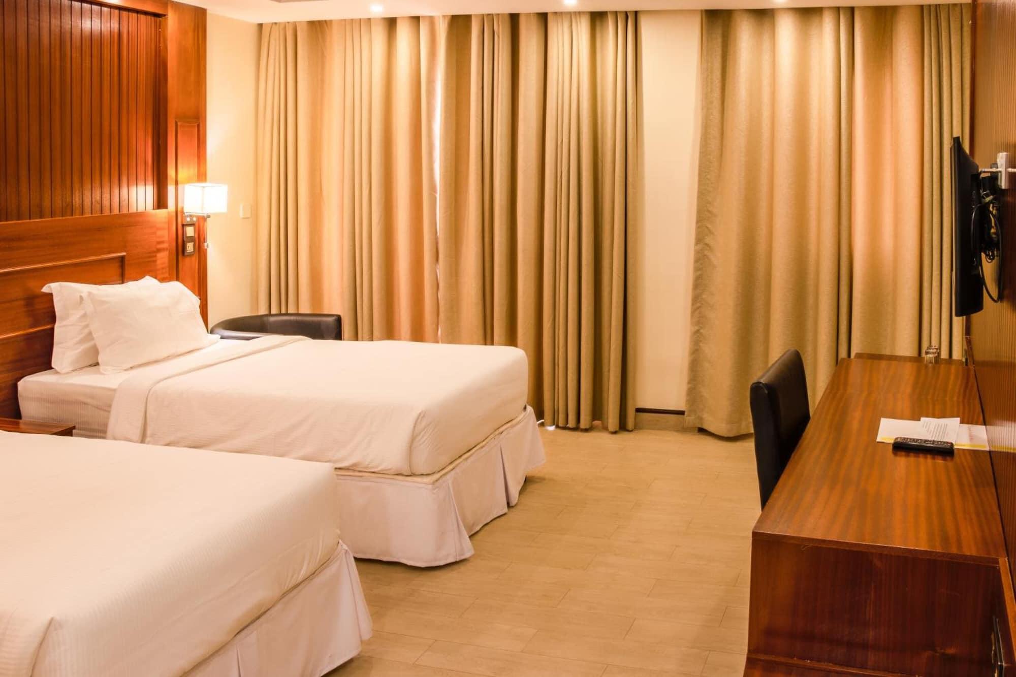 Фото Sainte Famille Hotel