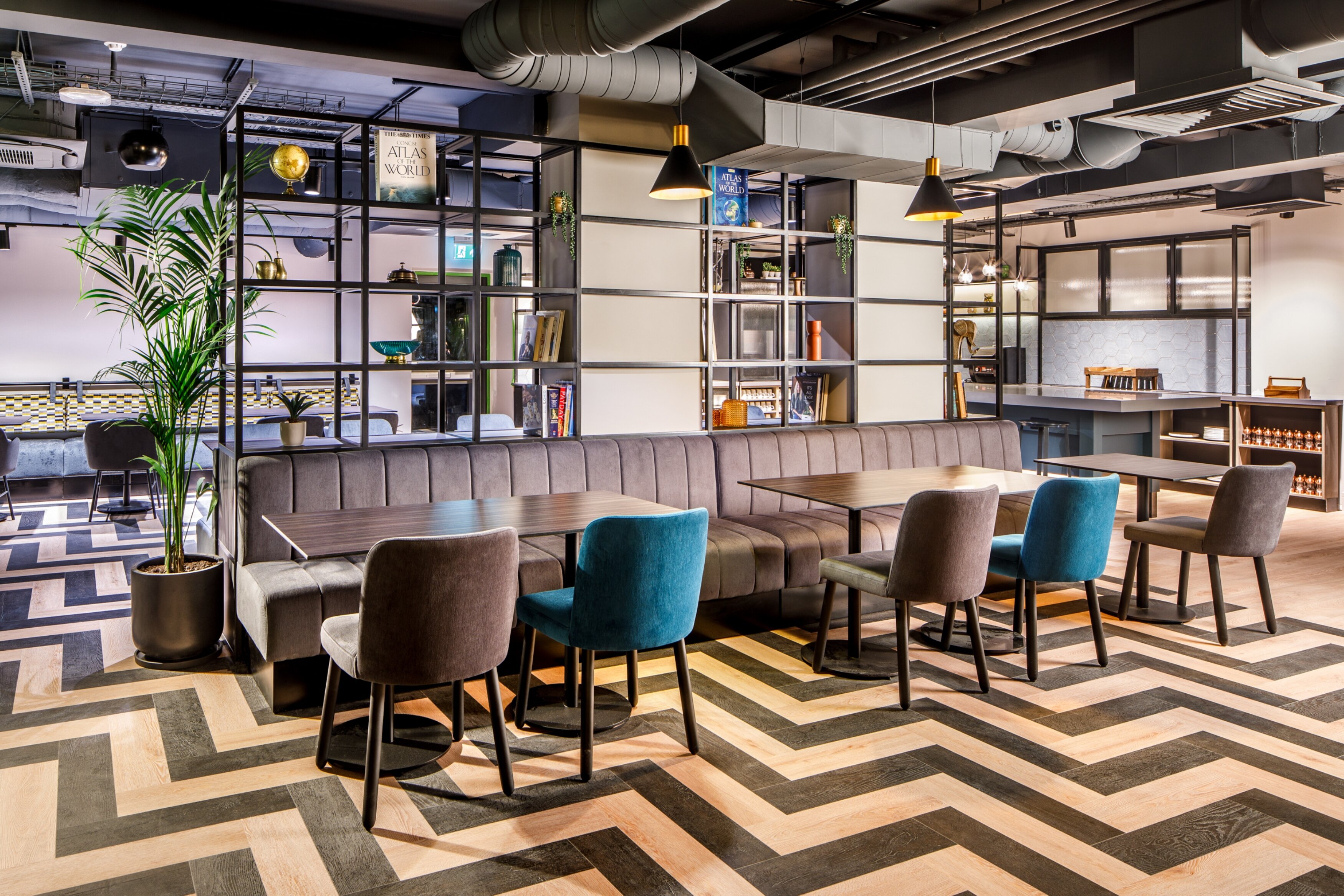 Фото Southgate Hotel London