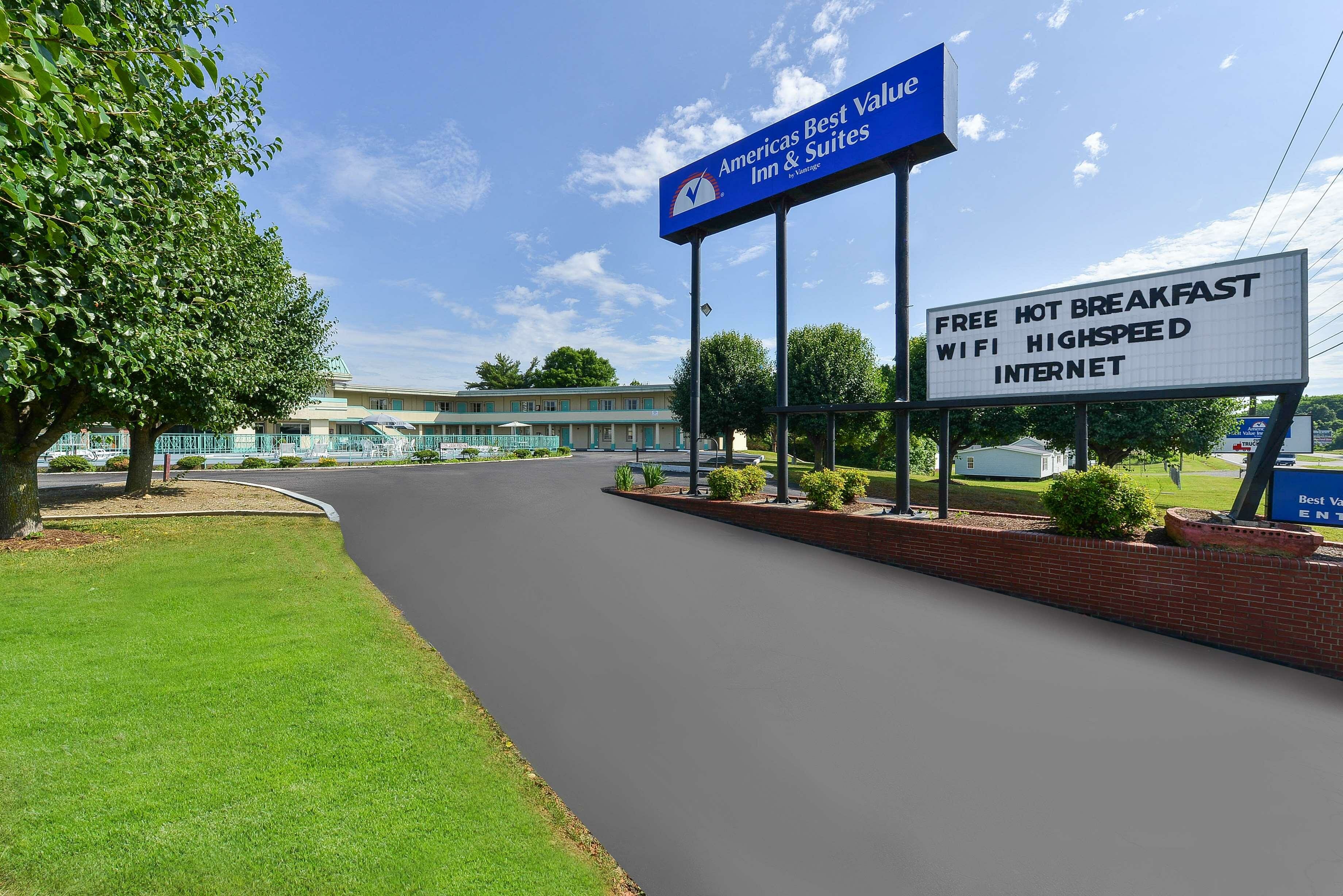 Фото Americas Best Value Inn & Suites South Boston