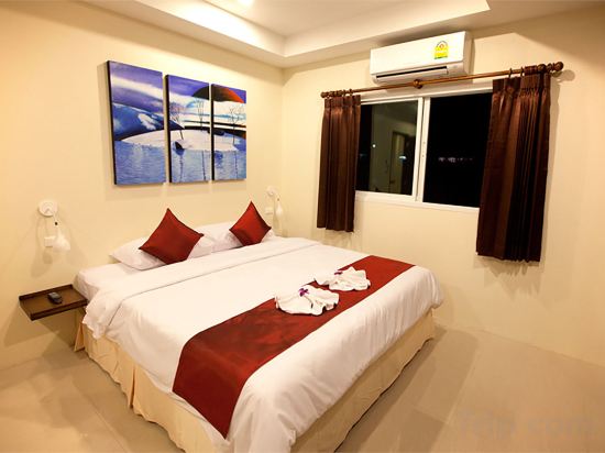 Фото At Kamala Hotel