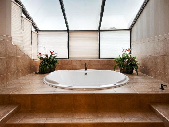 Фото Best Western Plus Landmark Inn