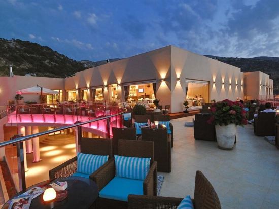 Фото Royal Heights Resort Villas & SPA