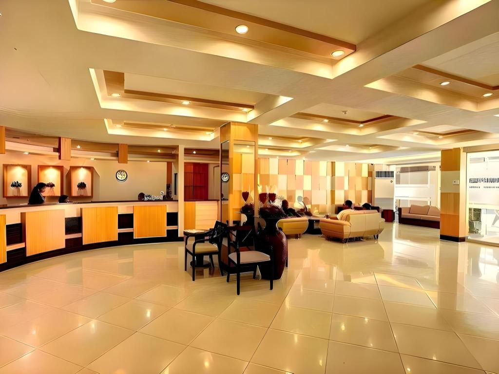 Фото Grand Astoria Hotel