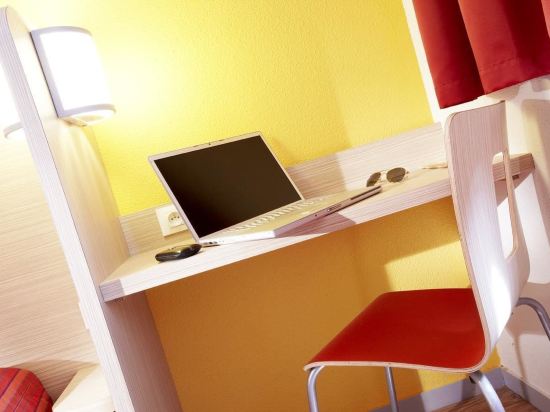 Фото Premiere Classe Saint Brice Sous Foret