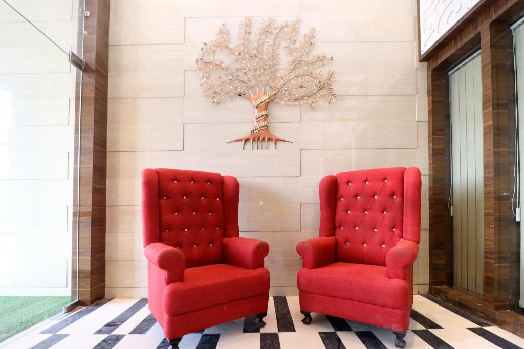 Фото Azaad Lifestyle Hotel by Oyo Rooms