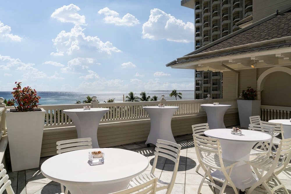 Фото Moana Surfrider, A Westin Resort & SPA, Waikiki Beach