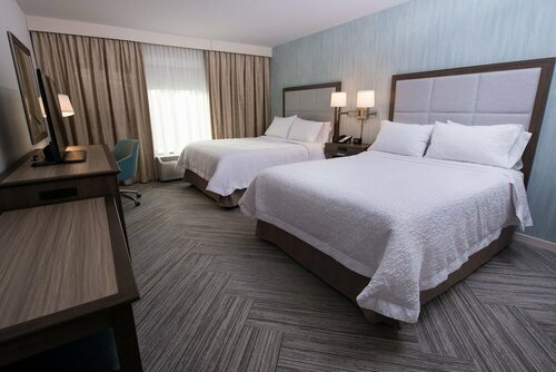 Внешний вид отеля Chateau Fredericton в Фредериктоне, фото 1