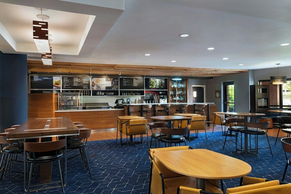 Фото Courtyard Marriott Aksarben Village