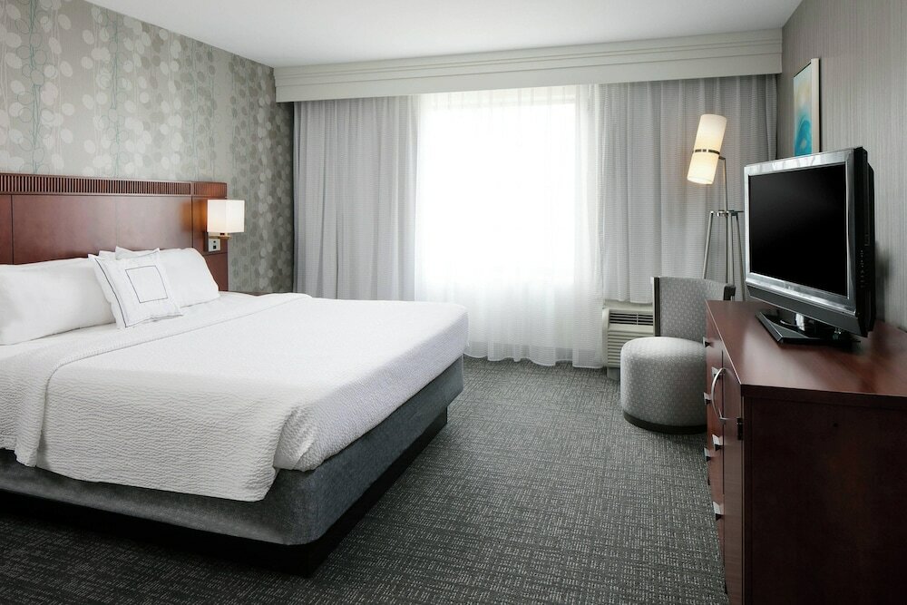Фото Courtyard Marriott Aksarben Village