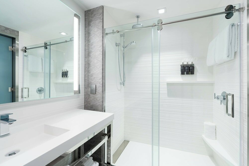 Фото Ac Hotel by Marriott Portsmouth