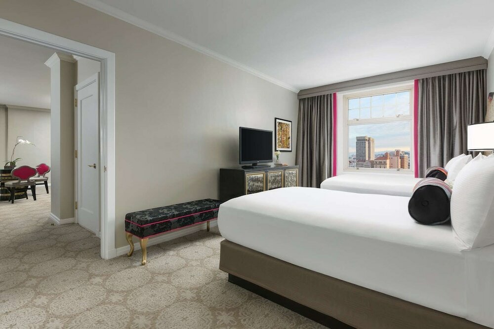 Фото Huntington Hotel