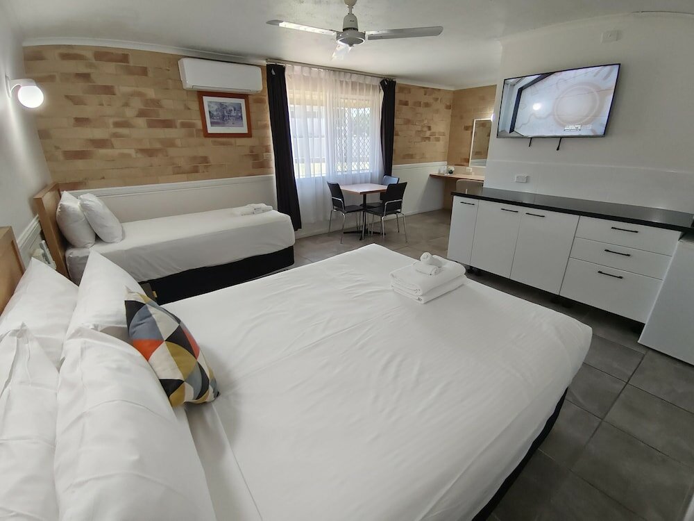 Фото Best Western Ambassador Motor Lodge