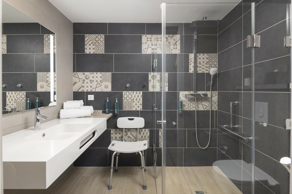 Фото Hilton Garden Inn Paris La Villette