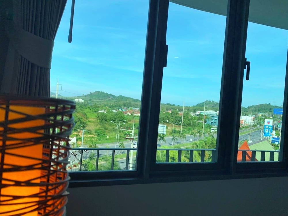 Фото Atom Phuket Hotel