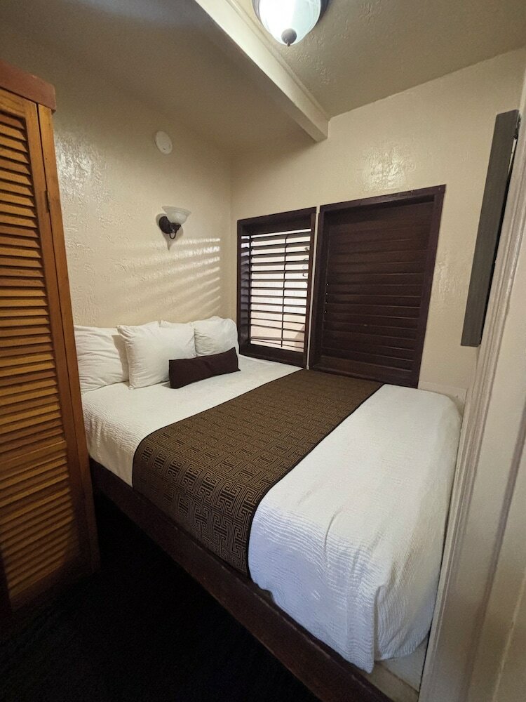 Фото Capitola Venetian Hotel