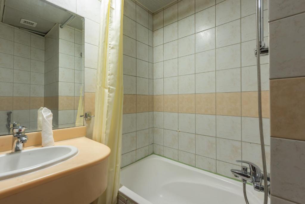 Фото Grand Zowar