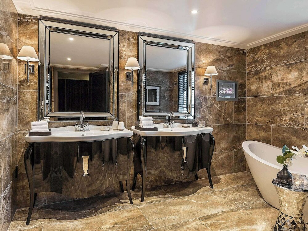 Фото Sofitel Queenstown Hotel and SPA